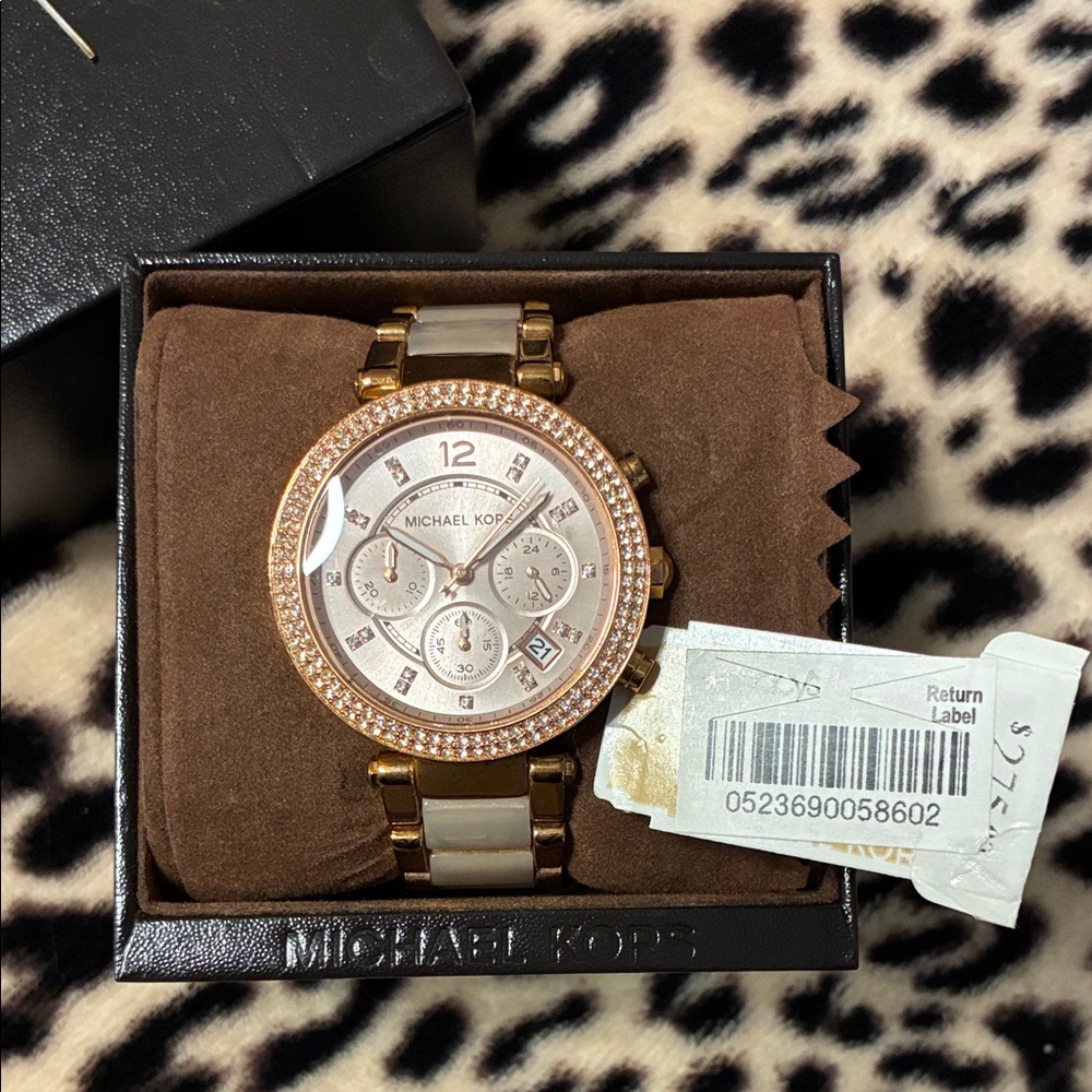 ⌚️Michael Kors Rose Gold & Cream Women's Crystal-Accent Chronograph Watch ⌚️